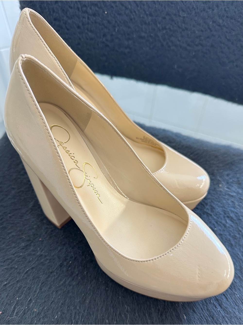 Jessica Simpson Dylexi Beige Patent Block Heel Pumps